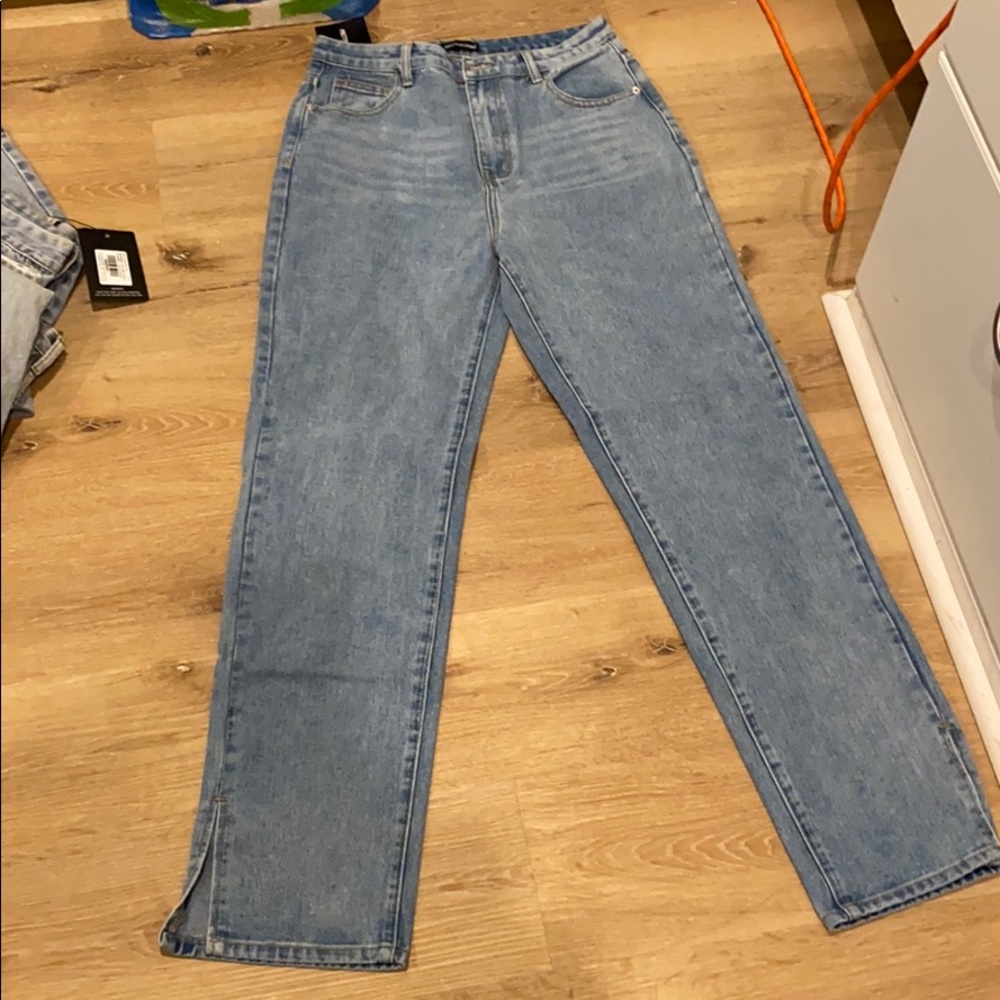 split hem plt straight jeans